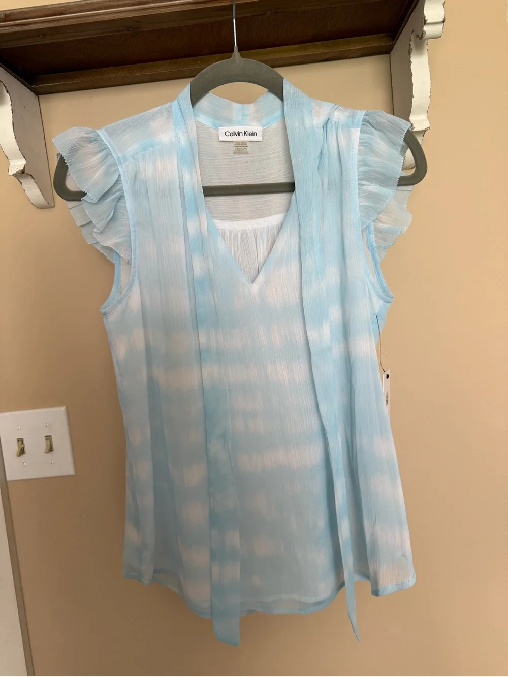 Calvin Klein Flutter Sleeve Top - Picture 1 of 3